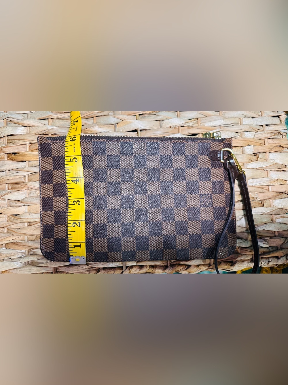 Louis Vuitton Neverfull Pochette in Damier Ebene canvas. - Picture 4 of 7